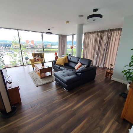 Luxury Apartment Marina Views At Titanic Quarter Belfast Buitenkant foto