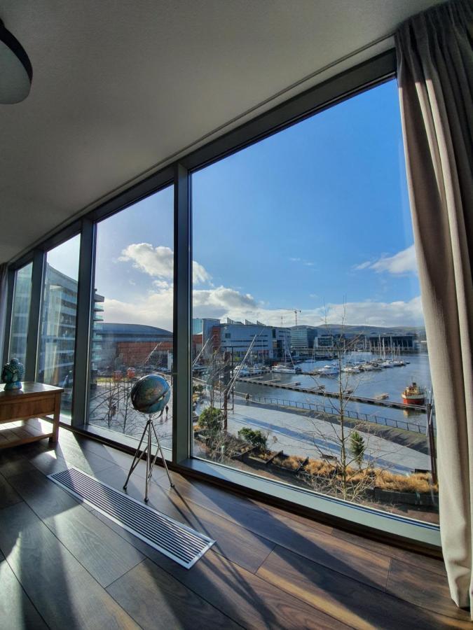 Luxury Apartment Marina Views At Titanic Quarter Belfast Buitenkant foto