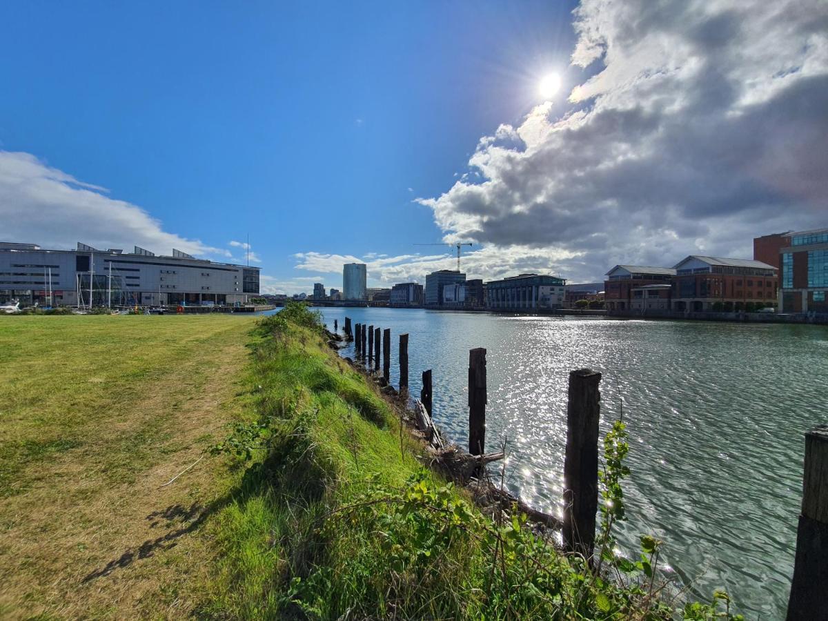 Luxury Apartment Marina Views At Titanic Quarter Belfast Buitenkant foto