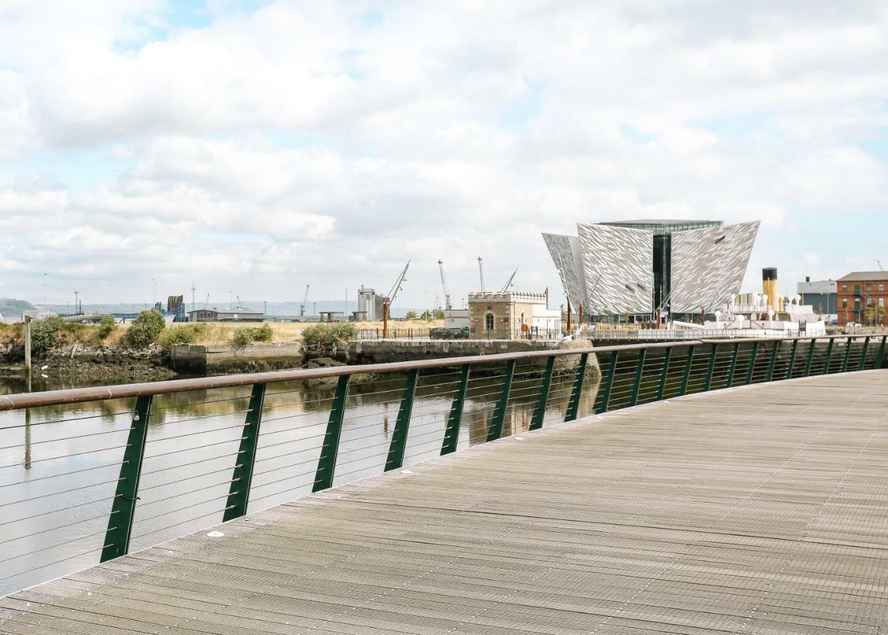 Luxury Apartment Marina Views At Titanic Quarter Belfast Buitenkant foto