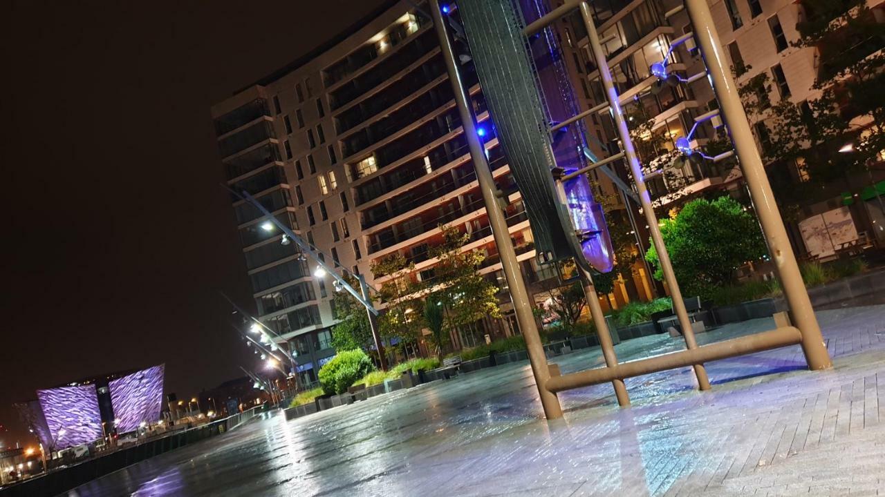 Luxury Apartment Marina Views At Titanic Quarter Belfast Buitenkant foto